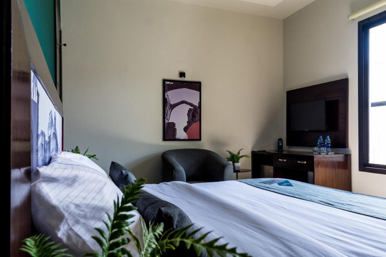 Lokal Rooms X Shahrah-E-Faisal Karachi Buitenkant foto